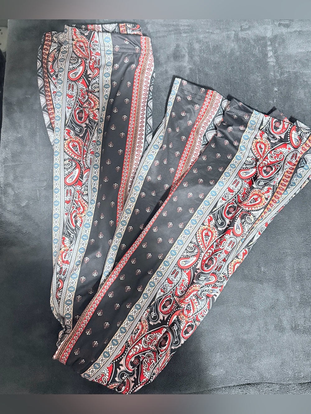 Woman’s Black/Green Paisley-Print Yoga Pants